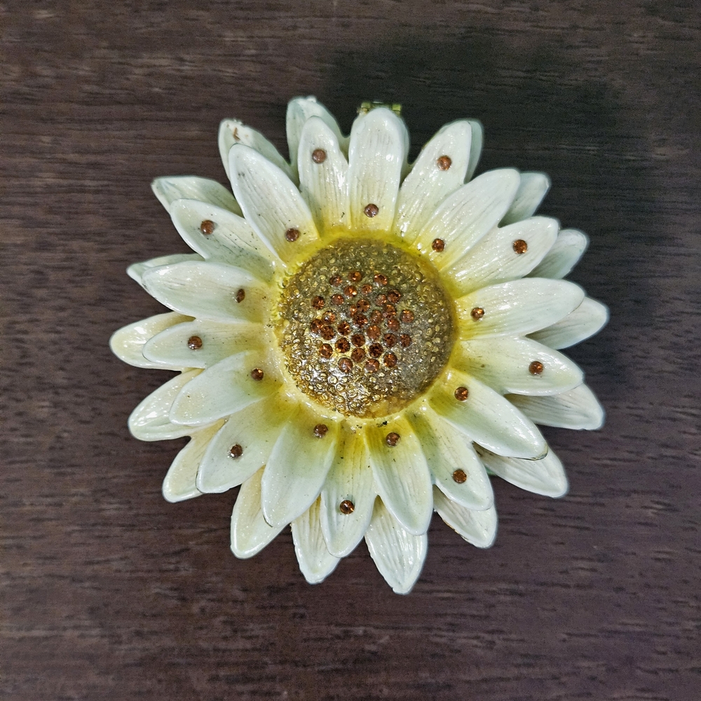 Daisy Jewelry / Trinket‎ Box With Rhinestones